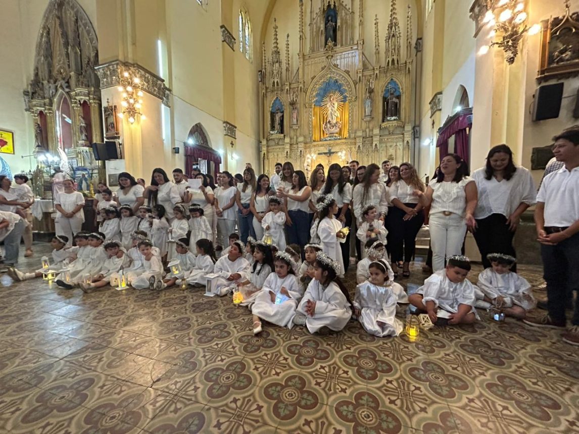 En memorable celebración, pequeños del Nivel Inicial recibieron su Medalla Milagrosa