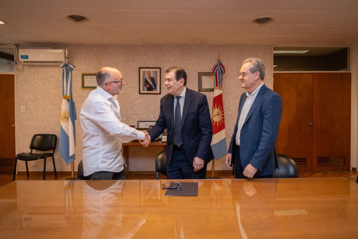 Una buena para los cineastas: Zamora firmó un acuerdo para que sean parte de importantes festivales