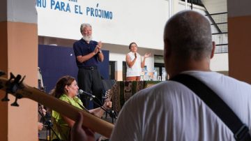 El Padre Opeka, candidato al Nobel en Santiago “Hay que reunirse para traer la paz al mundo'”