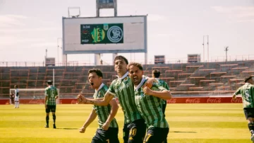 Duelo de necesidades: Banfield quiere playoffs y Aldosivi se juega la permanencia