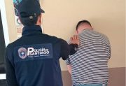 El Cruce: Apresan a sujeto que ofrecía en venta un auto secuestrado por la policía