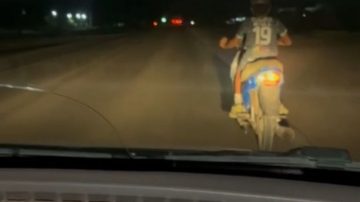 Quimilí: un menor conducía una moto por la ruta en plena oscuridad, sin luces y sin casco