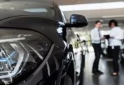 Concesionarias deberán indemnizar a un comprador por un auto con kilometraje adulterado