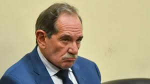 Alperovich fue operado de apendicitis aguda, está en terapia