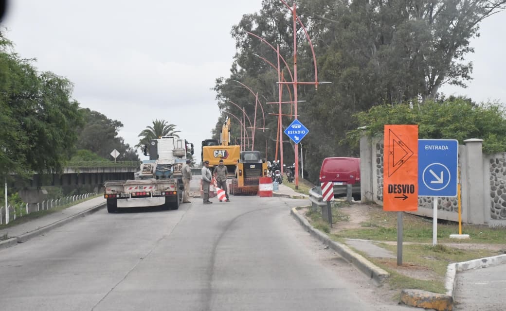 Continúan los desvíos del tránsito en avenida Núñez del Prado por trabajos de mantenimiento