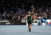 Djokovic campeón en Atenas, pero se baja de las ATP Finals por lesión