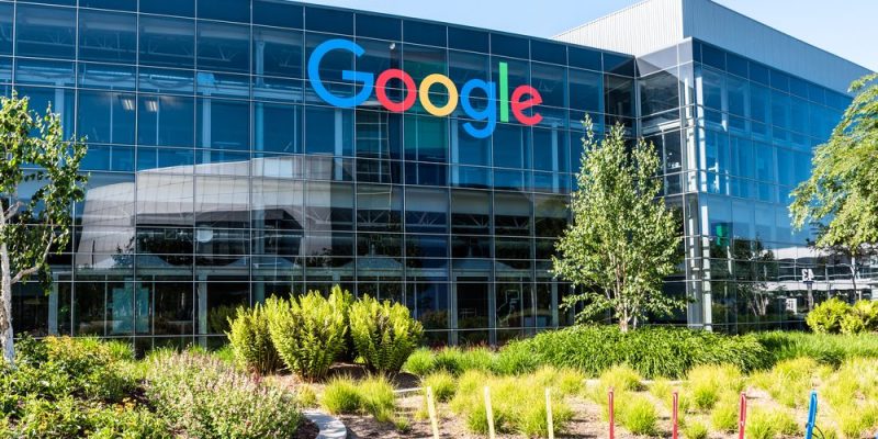 Google convoca a estudiantes y profesionales a formarse gratis en inteligencia artificial
