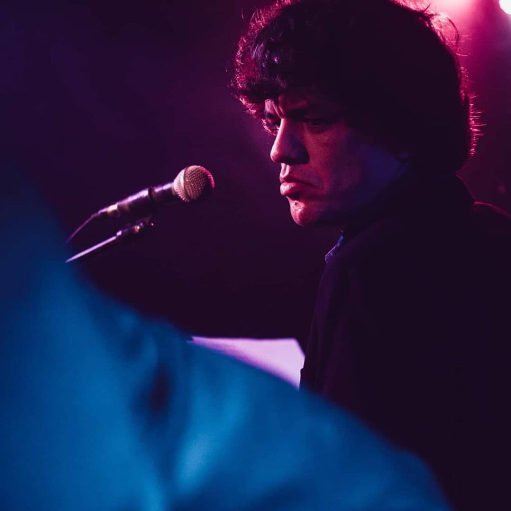 VIDEO. Entre el rock y el folclore, la doble pasión musical de Gustavo Campodonico