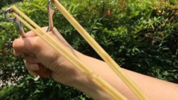 Atacó a “hondazos” e hirió a un operario que realizaba reparaciones en una línea de internet