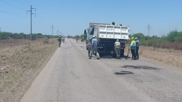 Ruta 21: Un camión perdió la carga de maíz y piden circular con precaución