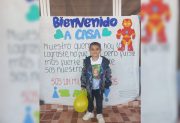 VIDEO: emotivo recibimiento en Añatuya a un niño que superó una grave enfermedad