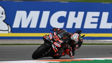 Bezzecchi logró su segundo triunfo consecutivo en el cierre de la temporada de Moto GP