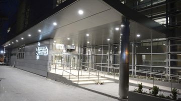 Salvaje agresión a una joven en el barrio Villa Raquel: le partieron la cabeza y terminó en el hospital