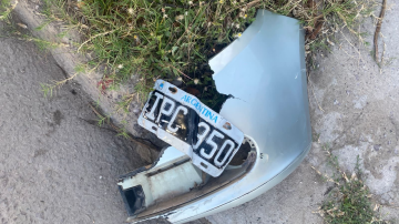 Automovilista chocó a una pareja y se fugó: era un menor que horas después se presentó con su padre en la comisaría