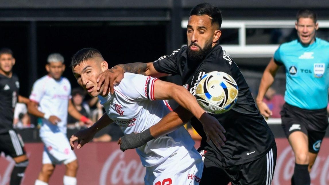 Barracas Central le ganó con uno menos a Riestra en tiempo extra y clasificó a cuartos de final