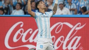 En una definición para el infarto, Racing derrotó a River en Avellaneda y se metió en cuartos de final