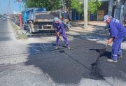 El calor no detiene los trabajos de mantenimiento de la Avenida Solís