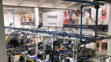 VIDEO | La incertidumbre de los empleados despedidos en Whirlpool: “Lo que menos esperábamos era el cierre, queremos seguir trabajando”
