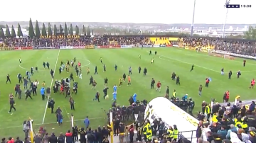 Los hinchas de Deportivo Madryn protagonizaron serios incidentes en el ascenso de Estudiantes (RC)