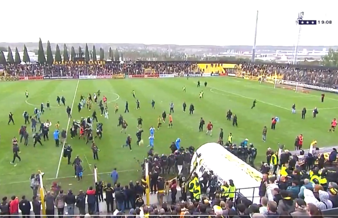 Los hinchas de Deportivo Madryn protagonizaron serios incidentes en el ascenso de Estudiantes (RC)