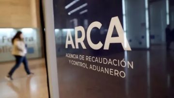 La recaudación tributaria cayó 3,6% real en octubre con un total de $16,1 billones