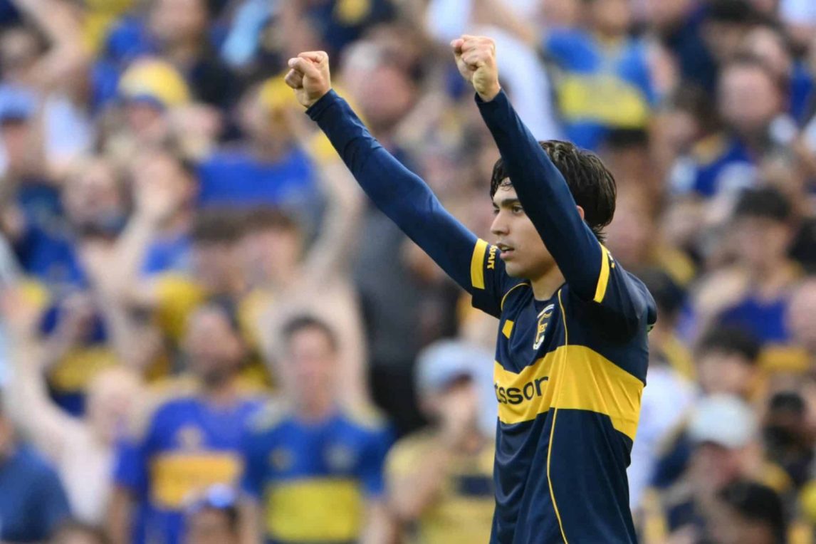 Exequiel Zeballos, el jugador del momento: analizan su estilo de vida junto a su pareja y su beba