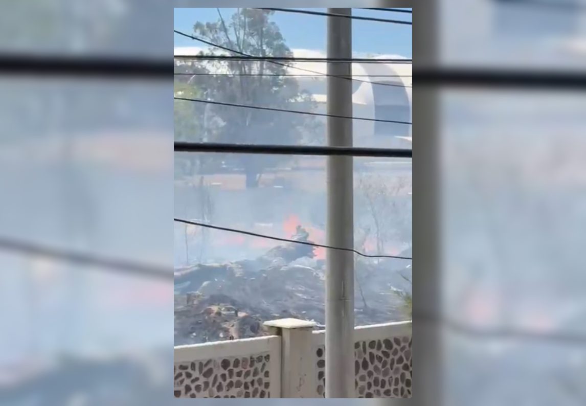 Alerta por un gran incendio en la vieja cancha de Santiago cerca del Puente Carretero