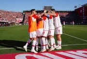 Estudiantes recibe a Argentinos en un duelo clave por la clasificación