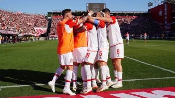 Estudiantes recibe a Argentinos en un duelo clave por la clasificación