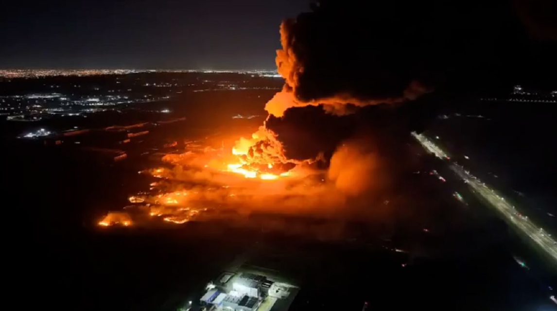 VIDEO: El impactante momento de la explosión en el parque industrial de Ezeiza desde un avión