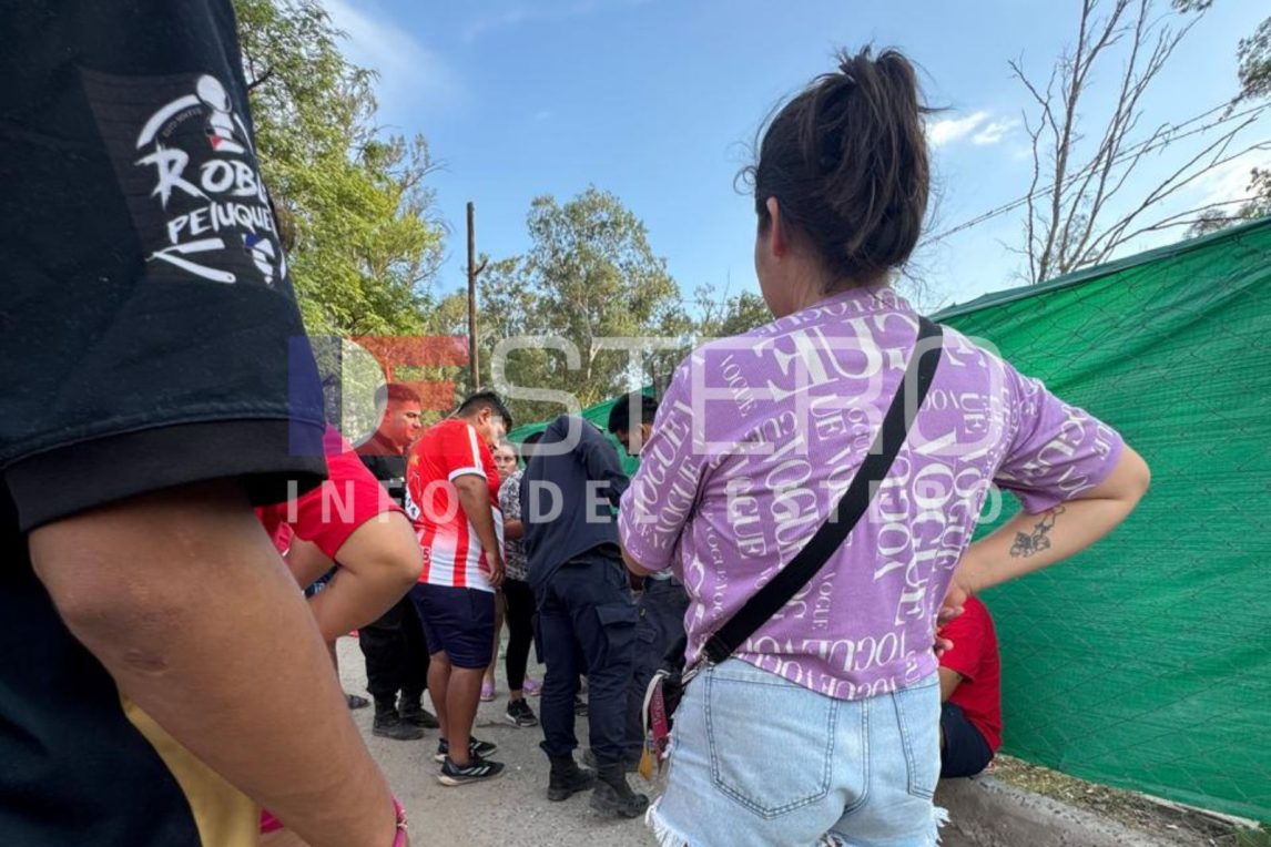 Indignación: conductor de remis atropelló y abandonó a niño en pleno torneo de fútbol