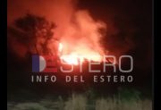 Alerta en el Barrio Mama Antula II: incendio de pastizales amenaza viviendas