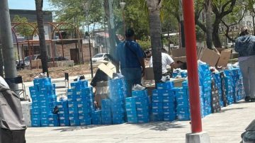 Tras la denuncia de comerciantes, desalojaron a manteros de la plaza Absalón Rojas