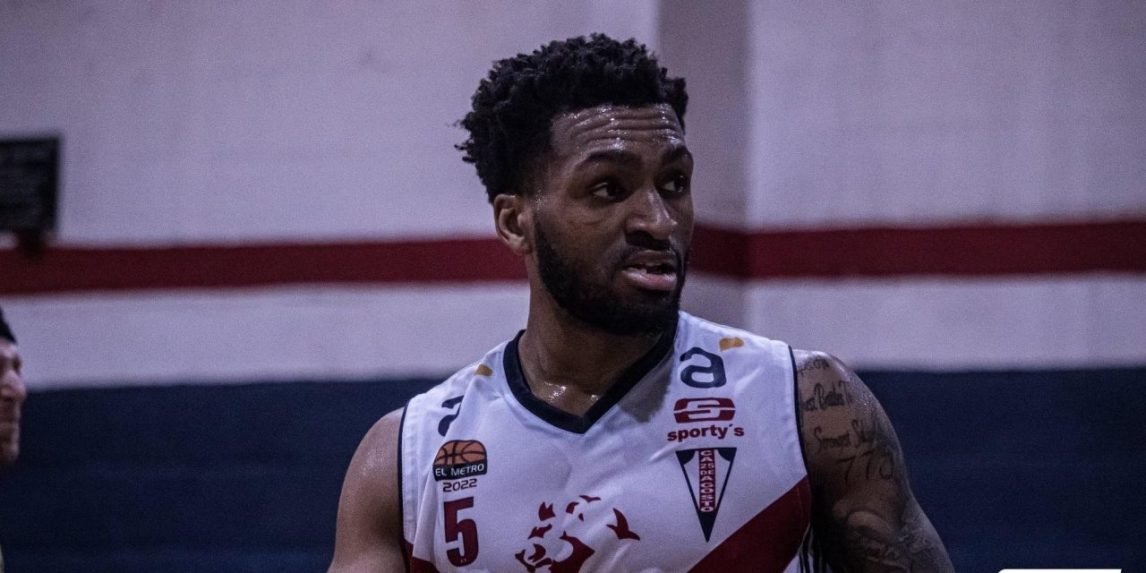 Dennis Mckinney refuerza el perímetro de Olímpico