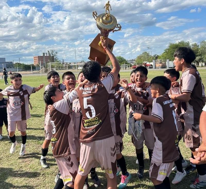 Platense de Añatuya se consagró campeón del Torneo Provincial Sub-11