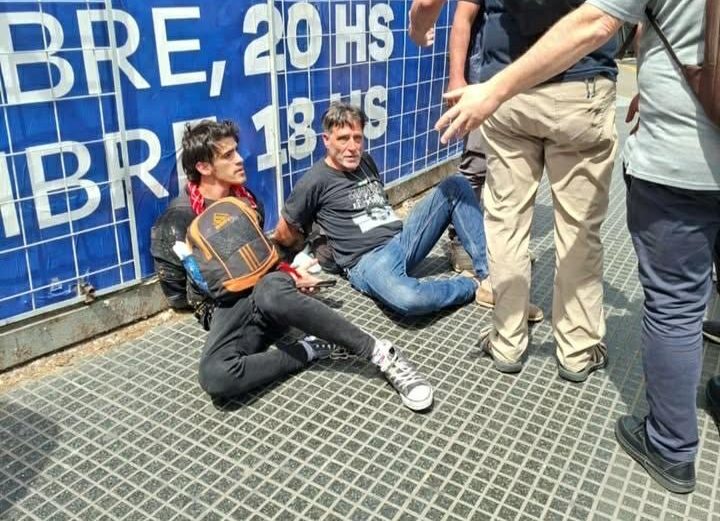 Nueva marcha de los jubilados: detuvieron al padre Paco Olveira