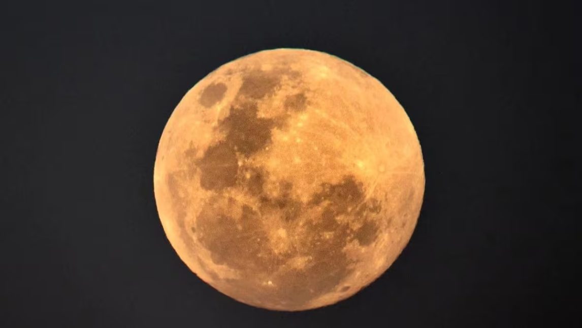 La superluna más grande del año aparecerá en breve en Santiago