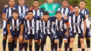 Talleres de Nueva Esperanza ganó y se mantiene como líder de la Zona 12 del Regional Amateur