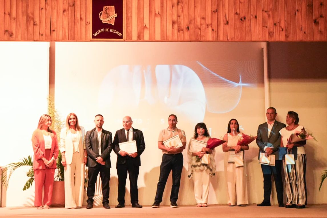 Emotivo acto en el Colegio de Médicos: reconocimientos y presencia institucional