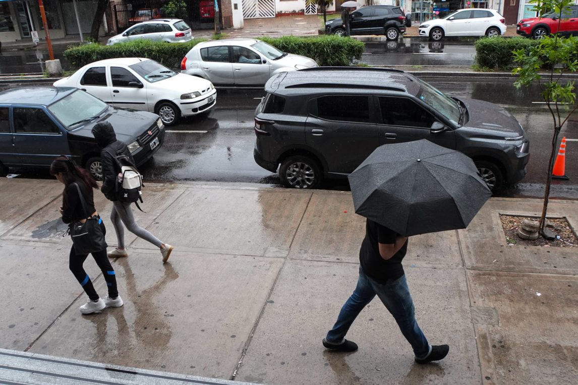 Rige alerta por lluvias para Santiago ante la entrada de una ciclogénesis