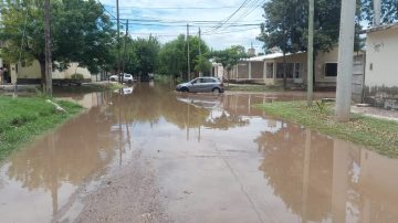 Vecinos del barrio Textil de La Banda quedaron aislados por calles intransitables