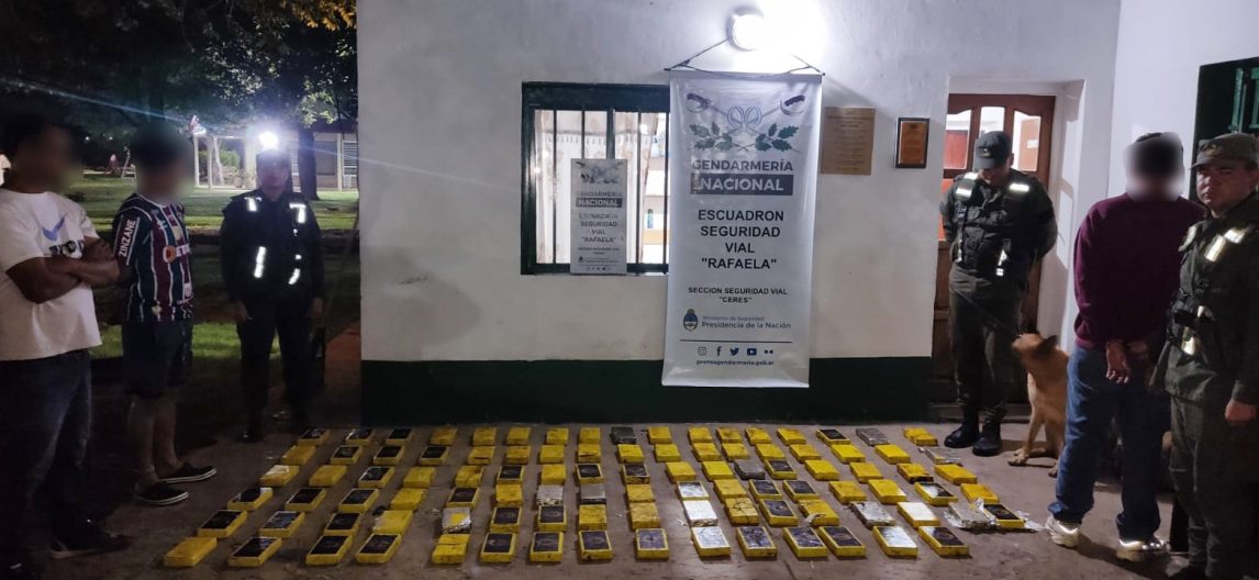 Secuestran más de 105 kilos de cocaína ocultos en un auto durante un control en la Ruta 34
