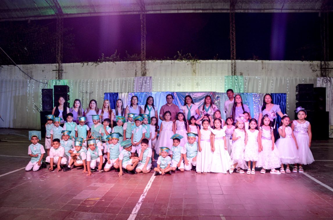 Emotivo acto de egresados del Jardín de Infantes Municipal N° 1 “Mis Pimpollos” de Clodomira