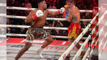 Anthony Joshua le fracturó la mandíbula a Jake Paul y le dio una lección de boxeo