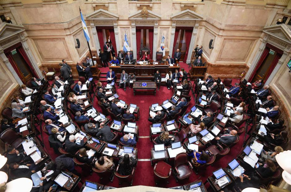 El Gobierno evalúa un decreto para reasignar partidas de discapacidad y universidades