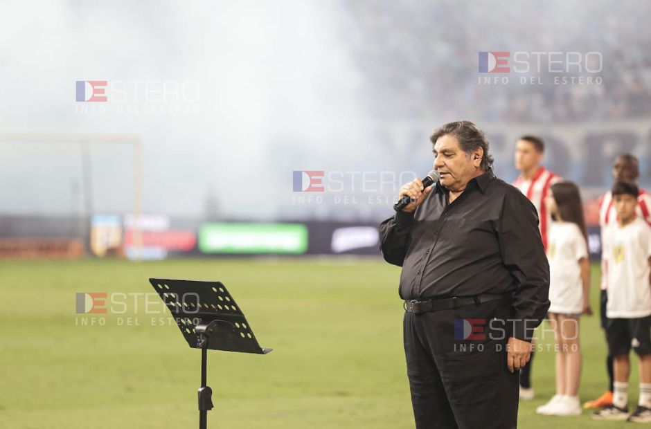 La voz del santiagueño Mario Álvarez Quiroga en la final