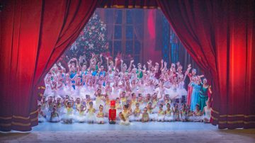 El Estudio de Danzas de Eugenia Morán celebró 40 años con una emotiva puesta de El Cascanueces en el Teatro 25 de Mayo