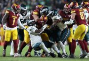 Batalla campal en el triunfo de los Eagles ante los Commanders por la NFL