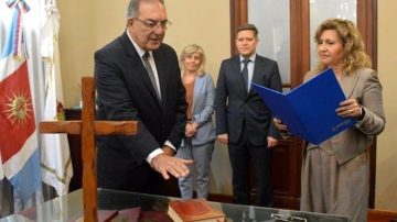 La intendente Norma Fuentes le tomó juramento a Medina Salomón como secretario de Gobierno