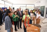 La intendente Fuentes recorrió el Mercado Artesanal en el Parque Norte: “Brindamos nuevas fuentes de ingresos para los artesanos locales”
